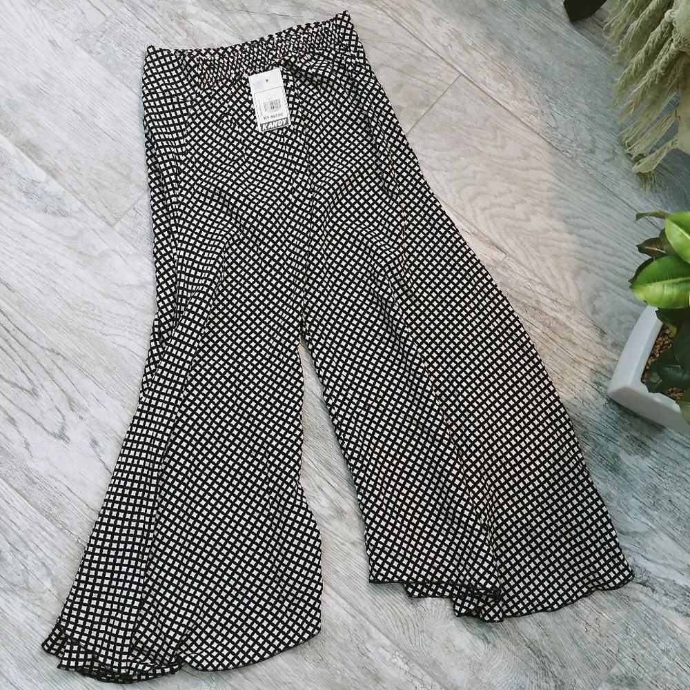 Bell bottom pants